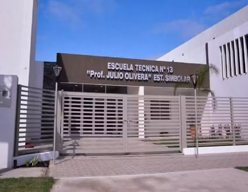 Escuela T&eacute;cnica N&deg;13 Profesor Julio Olivera