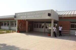 I.E.S. RENE FAVALORO