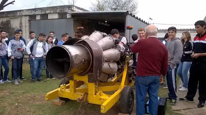 I.P.E.T. N&deg; 51 &ldquo;Nicol&aacute;s Avellaneda&rdquo;