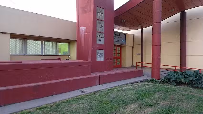 I.P.E.T N&deg; 87 &ldquo;Robertina Moyano De Sastre&rdquo;