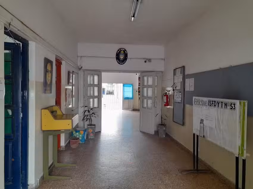 I.S.F.D. y T. N&deg; 53