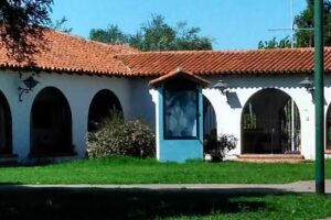 Iglesia Santo Cristo y Escuela Nacional