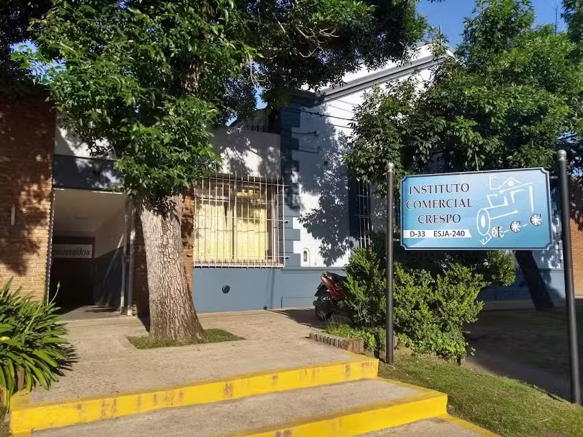 Instituto Comercial Crespo D-33 (Escuela)
