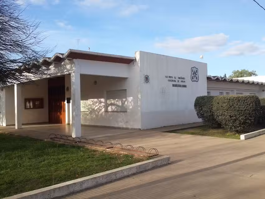 Instituto de Ense&ntilde;anza Comercial de Arias (IECA)