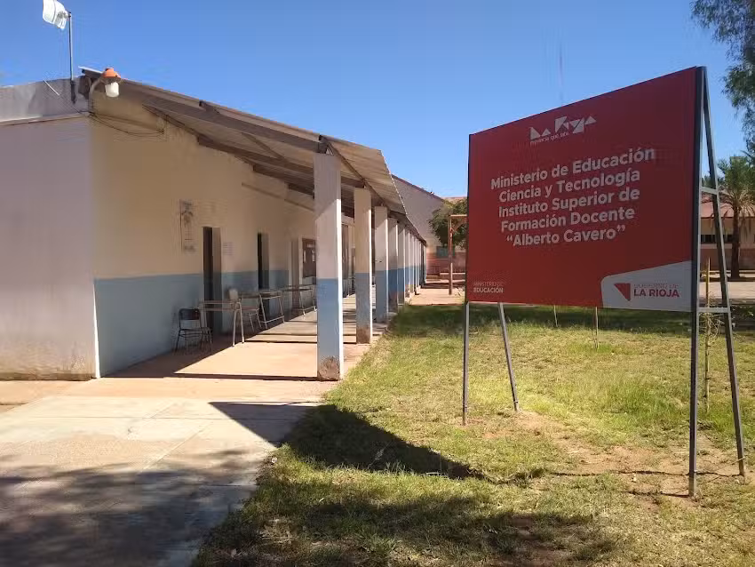 Instituto Superior de Formaci&oacute;n Docente &ldquo;Alberto Cavero&rdquo;