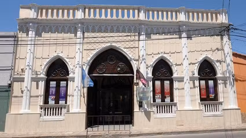 Instituto Superior del Milagro N&deg; 8207