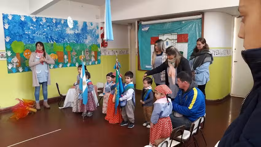 Jardin De Infantes 909