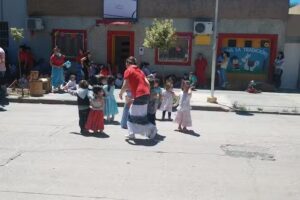 Jardin de Infantes Y Maternal Barquito de Papel