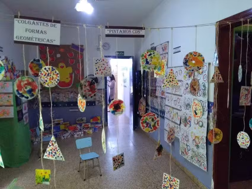 Jardin Maternal Garabatos De Colores