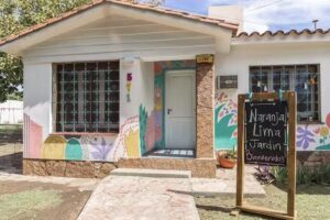 Jard&iacute;n Maternal Naranja Lima