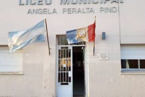 Liceo Municipal Ángela Peralta Pino