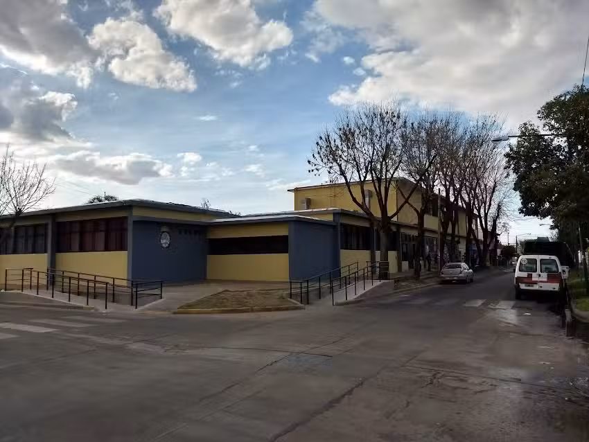 Secundaria 21 &ldquo;Bertolt Brecht&rdquo; bachiller con orientaci&oacute;n arte-teatro! Jornada simple