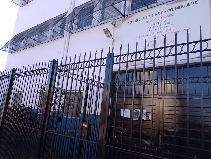 Secundario Santa Teresita del Ni&ntilde;o Jes&uacute;s