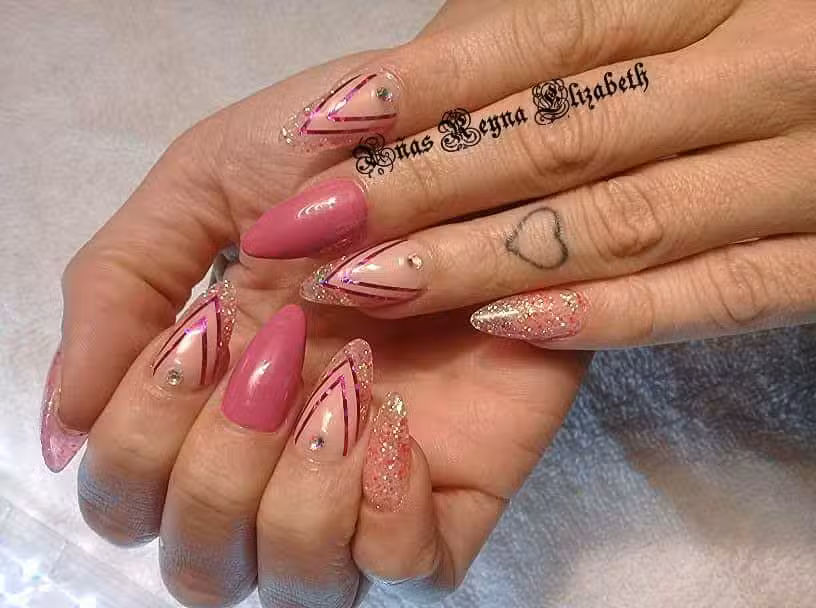 U&ntilde;as Reyna Elizabeth Formacion y Capacitaci&oacute;n