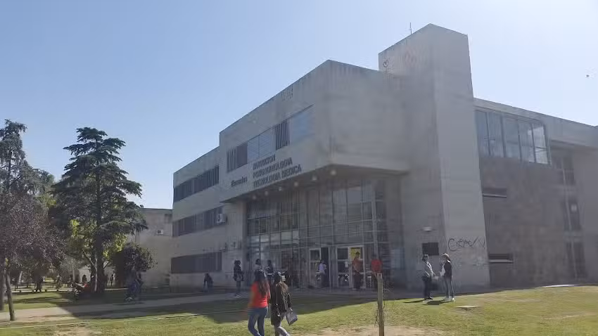 UNC &ndash; Facultad de Medicina &ndash; Escuela de Fonoaudiolog&iacute;a, Nutrici&oacute;n y Tec. M&eacute;dica