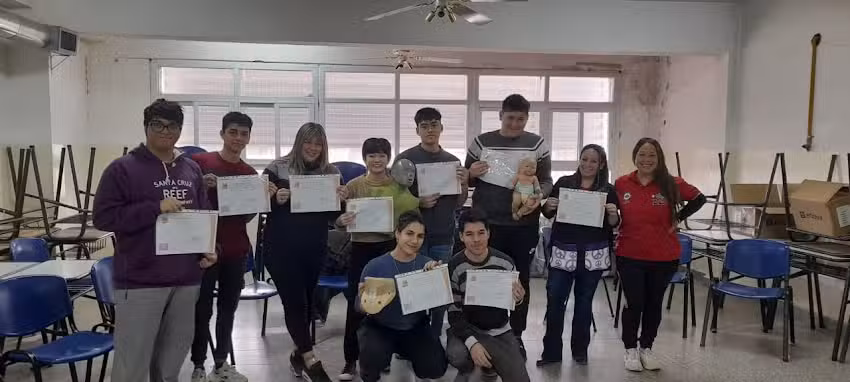 VM/la Vida en tus Manos PS RCP Y DEA https://vmla-vida-en-tus-manos-psrcp-y-dea.webnode.page/contacto/